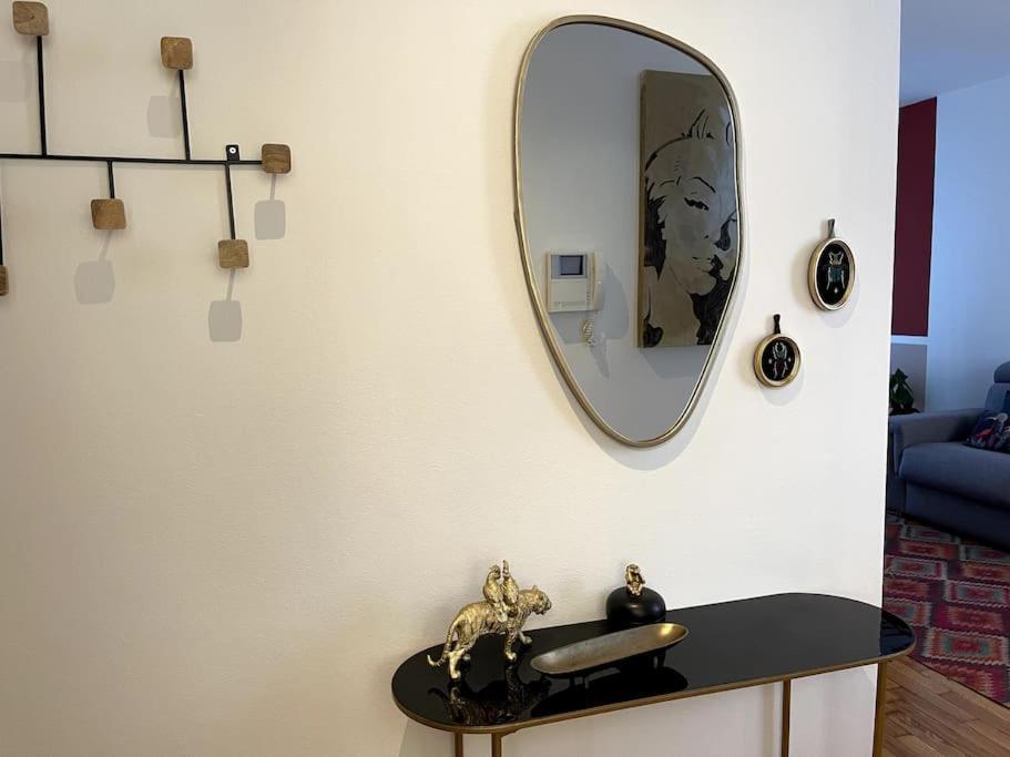 Appartamento Moderno In Tenuta Melloni アンツォーラ・デッレミーリア エクステリア 写真
