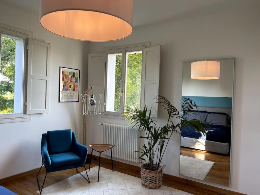 Appartamento Moderno In Tenuta Melloni アンツォーラ・デッレミーリア エクステリア 写真